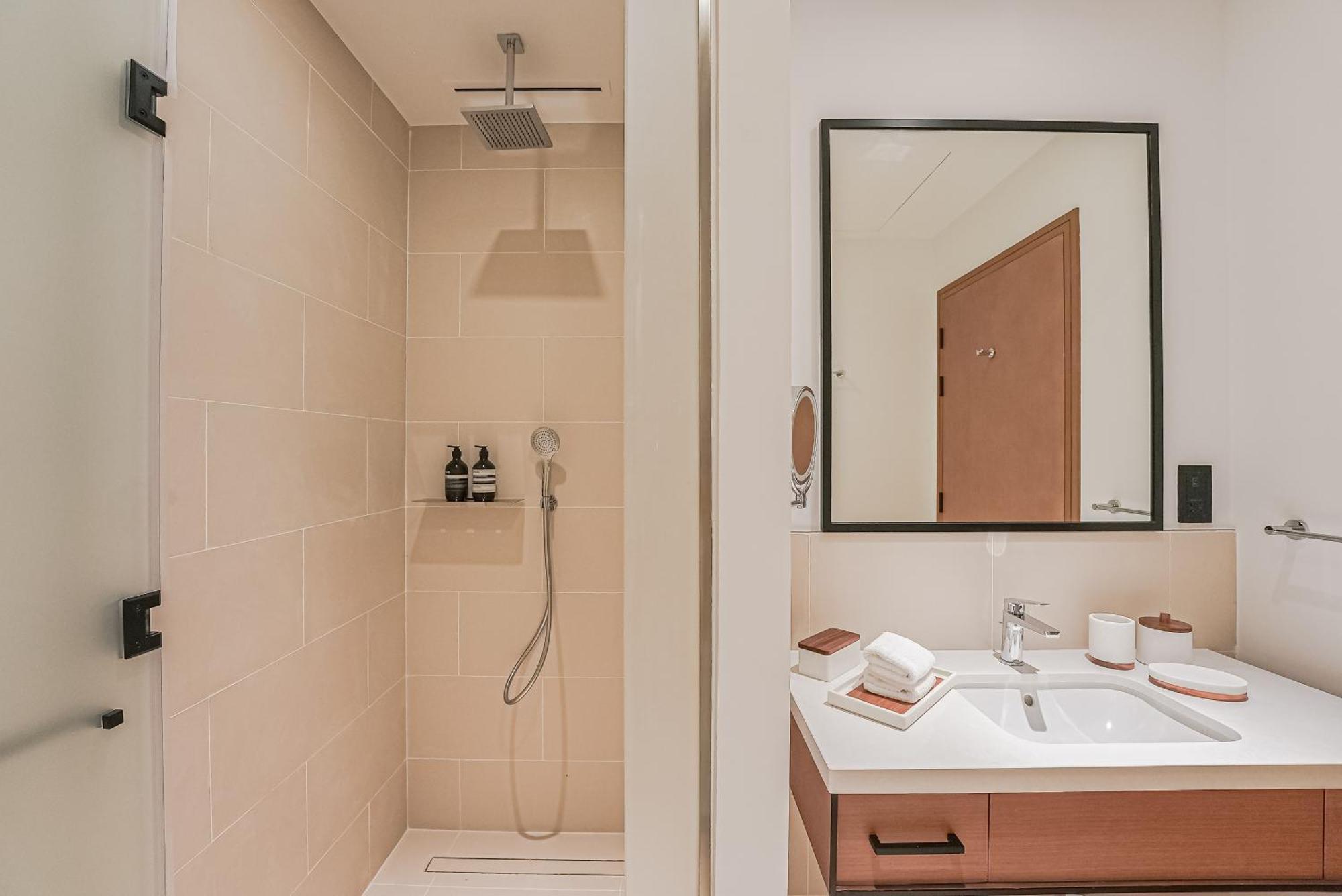 Ferienwohnung Modern 2Br High Floor Haven In Vida Dubai Marina Exterior foto